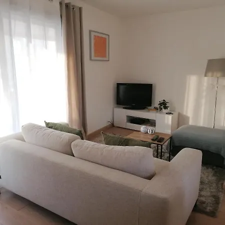 Double Avec Salle De Bain Commune, A 2 Min De La Croisette Alloggio in famiglia Cannes