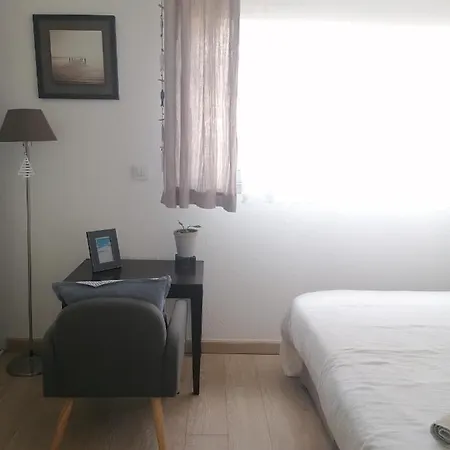 Δωμάτια σε οικογενειακή κατοικία Double Avec Salle De Bain Commune, A 2 Min De La Croisette *