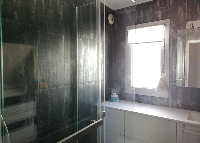 Double Avec Salle De Bain Commune, A 2 Min De La Croisette 칸느