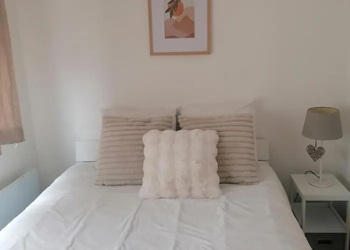 Double Avec Salle De Bain Commune, A 2 Min De La Croisette 홈스테이 칸느